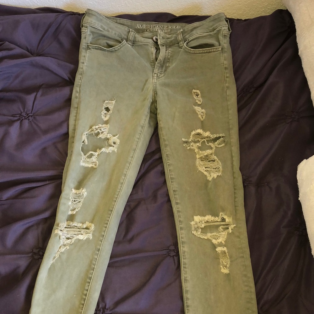 Super stretchy American Eagle ripped jeans